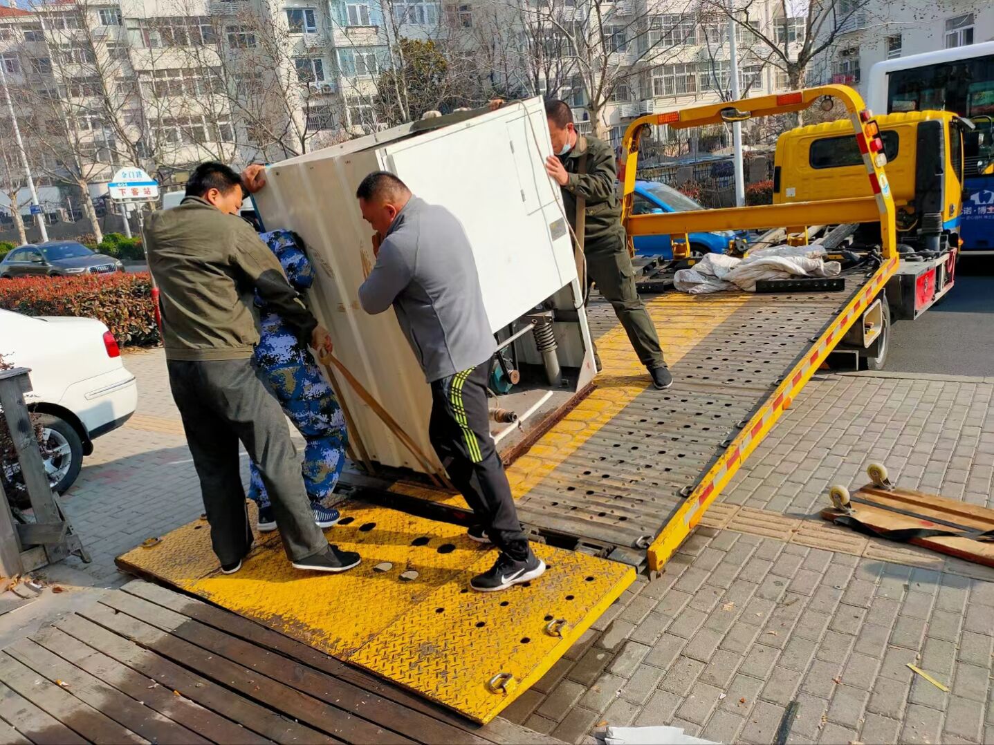 青岛蚂蚁搬家正规假冒有啥区别